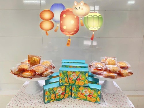 Hoạt động làm bánh trung thu