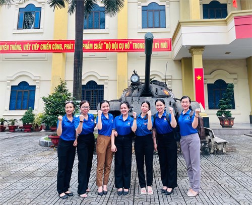 Chi đoàn Trường Mầm non 9 sinh hoạt chủ điểm tháng 12  Tham quan bảo tàng miền Đông Nam Bộ 