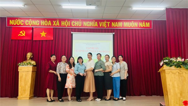 Tập huấn an toàn vệ sinh lao động.