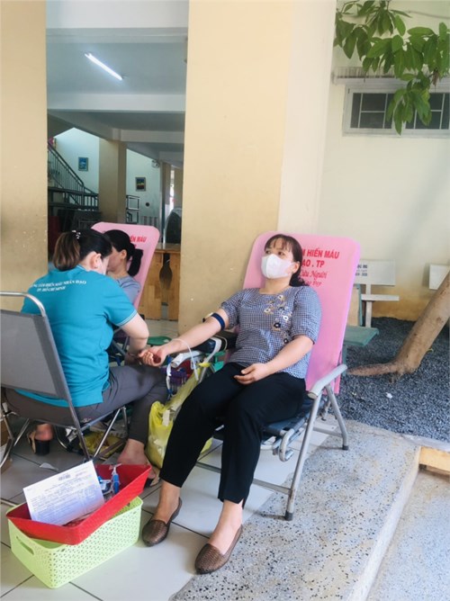 Hiến máu nhân đạo