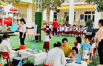 Thực hiện kế hoạch năm học 2024-2025 Trường MN An Khánh - Thành Phố Thủ Đức tổ chức khám sức khỏe định kỳ cho học sinh toàn trường