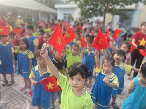 Tập thể cán bộ giáo viên, nhân viên và học sinh Trường Mầm non An Nhơn Tây tổ chức các hoạt động chào mừng kỷ niệm 49 năm Ngày Chiến thắng 30/4/1975 - 30/4/2024