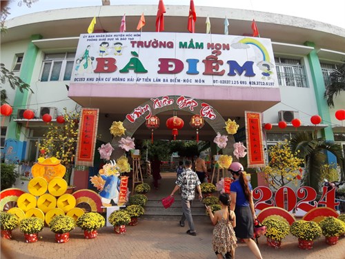 Trong không khí vui tươi, nhộn nhịp Nhân dịp Xuân Giáp Thìn 2024, Trường Mầm Non Bà Điểm tổ chức cho các cháu tham gia  Hội chợ Xuân   với nhiều trò chơi và món ăn dân gian, phụ huynh và các cháu cùng tham gia nhiệt tình.