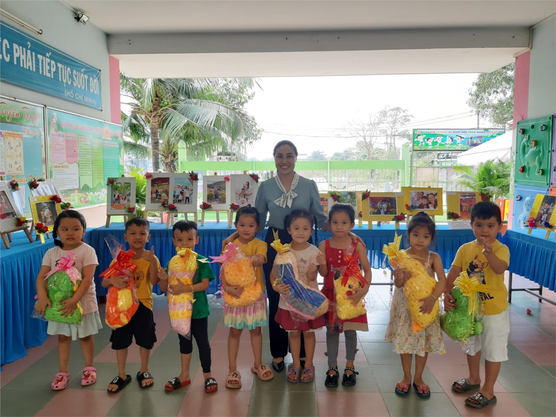 Trường Mầm Non Bà Điểm tổ chức Hội thi   Ảnh đẹp gia đình bé  chào mừng ngày Quốc tế hạnh phúc 20/3/2024