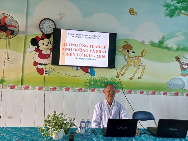 Hưởng ứng tuần lễ dinh dưỡng và phát triển từ 13/10 đến 20/20. Ngày 24/10/2024 bác sĩ báo cáo chuyên đề:  Thực phẩm có lợi cho trẻ SDD, DCBP và cách phòng bệnh cho trẻ  tại Trường Mầm non Bé Ngoan 3