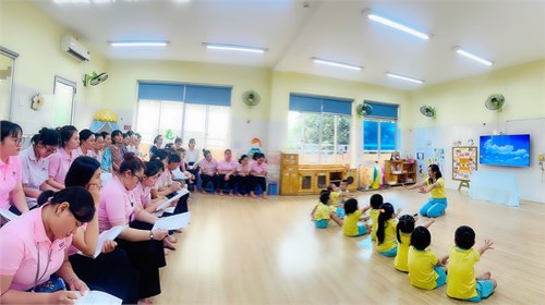 Giáo sinh trường Đại học Sài Gòn dự hoạt động giáo dục của giáo viên Trường Mầm non Bé Ngoan