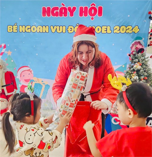 Ngày hội “Bé Ngoan vui đón Noel”
