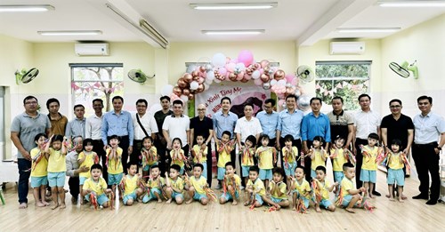 Hãy cùng đến thăm hoạt động “Bé vui ngày 8/3” của các lớp Trường Mầm non Bé Ngoan