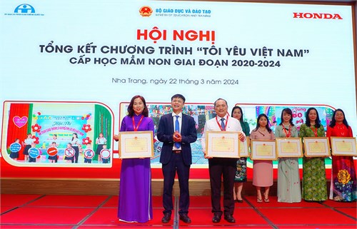 Bộ Giáo dục và Đào tạo tặng Bằng khen Trường Mầm non Bé Ngoan Đạt thành tích xuất sắc trong việc triển khai chương trình “Tôi yêu Việt Nam” trong cấp học Giáo dục Mầm non, giai đoạn 2020-2024.