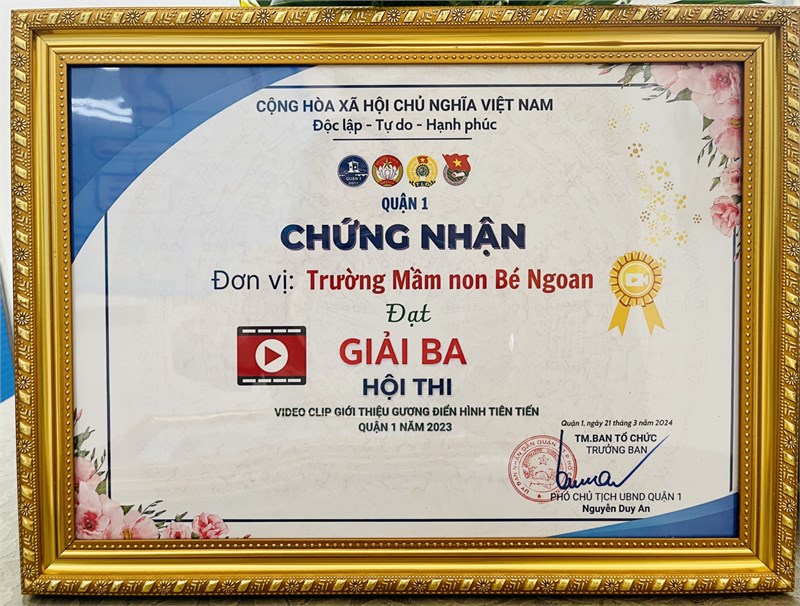 Trường Mầm non Bé Ngoan đạt Giải Ba hội thi  Video clip giới thiệu gương điển hình tiên tiến Quận 1 năm 2023  do Ủy ban nhân dân Quận 1, Mặt trận Tổ quốc Quận 1, Liên đoàn Lao động Quận 1 và Quận đoàn 1 tổ chức