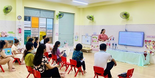 Các khối lớp trường Mầm non Bé Ngoan tổ chức họp Tổng kết năm học 2023 - 2024