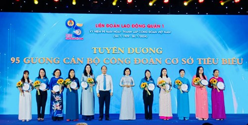 Liên đoàn Lao động Quận 1 tuyên dương công đoàn viên Trường Mầm non Bé Ngoan đạt  Cán bộ Công đoàn cơ sở tiêu biểu  năm 2024