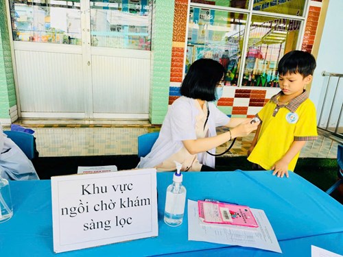Trường Mầm non Bình Chiểu phối hợp với Trạm y tế phường Bình Chiểu triển khai chiến dịch tiêm vắc xin phòng, chống dịch Sởi trong trường học năm 2024