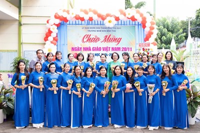 Kỷ niệm 42 năm ngày Nhà Giáo Việt Nam ( 20/11/1982-20/11/2024). Trường Mầm Non Bình Thọ tổ chức buổi Lễ Chúc Mừng Ngày 20/11.Trong không khí vui tươi của buổi Lễ tri ân Thầy Cô, Cô trò trường Mầm Non Bình Thọ kính chúc Quý Thầy Cô dồi dào sức khỏe, thành công trong cuộc sống và luôn nhiệt huyết trong công tác trồng người.