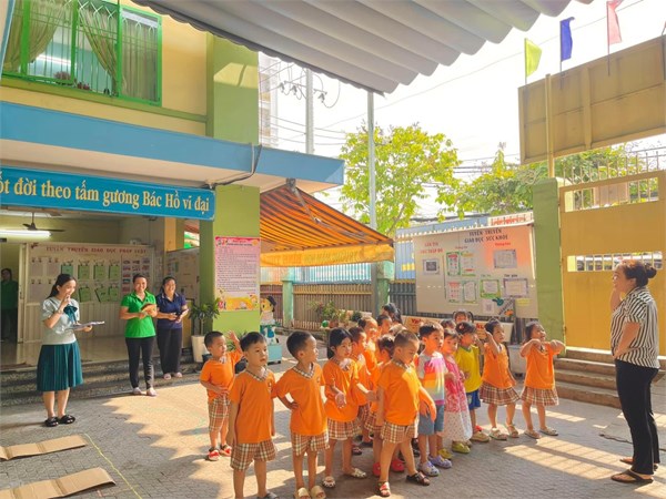 Chuyên đề cấp trường tổ chức hoạt động vui chơi lấy trẻ làm trung tâm tại lớp Mầm