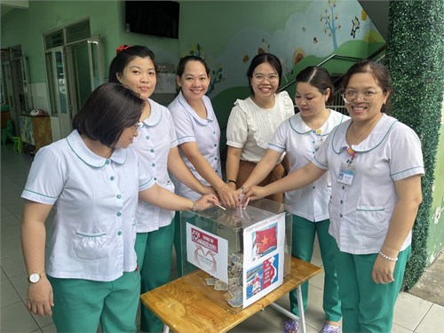 Tập thể CB-GV-CNV và học sinh trường Mầm non Bình Trị Đông ủng hộ Quỹ  Vì biển đảo quê hương - Vì tuyến đầu Tổ quốc  năm 2024 và ủng hộ Quỹ  Vì người nghèo  Thành phố năm 2024