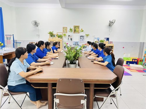 Sinh hoạt chủ điểm tháng 10