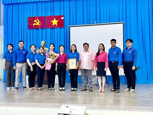 Lễ Công bố Quyết định Thành lập Chi Đoàn Trường Mầm non Cúc Hoạ Mi