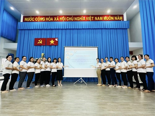 Công đoàn trường mầm non cúc hoạ mi tổ chức họp mặt toạ đàm nhân ngày quốc tế hạnh phúc 20/3 với chủ đề  để có hạnh phúc thật sự  .
