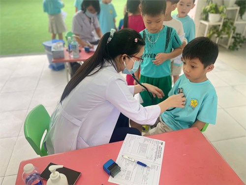 Khám sức khỏe học sinh