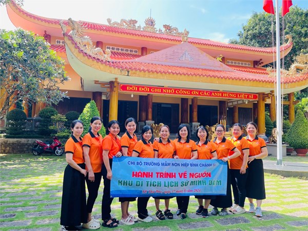 Hành trình về nguồn của chi bộ trường MN Hiệp Bình Chánh III