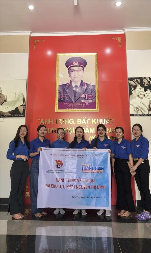Hành trình về nguồn tại Khu Lưu niệm Nguyễn Thị Định tại Bến Tre