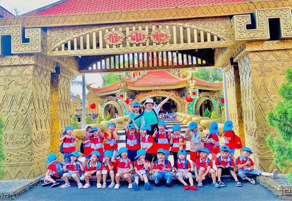 Bé tham quan dã ngoại khu du lịch Suối Tiên - Biển Tiên đồng - Ngọc nữ năm học 2023 - 2024