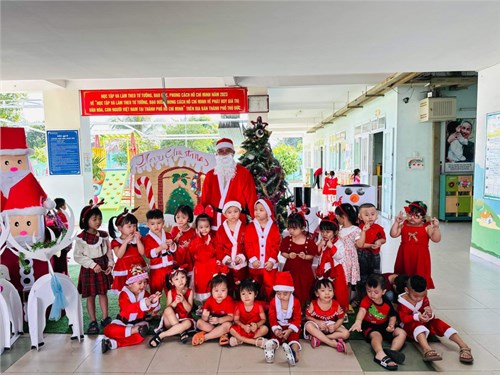 Trường Mầm non Hoa Đào tổ chức Lễ Noel cho học sinh ngày 24/12/2023