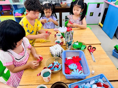 Hoạt động mừng ngày Quốc tế phụ nữ 8-3
