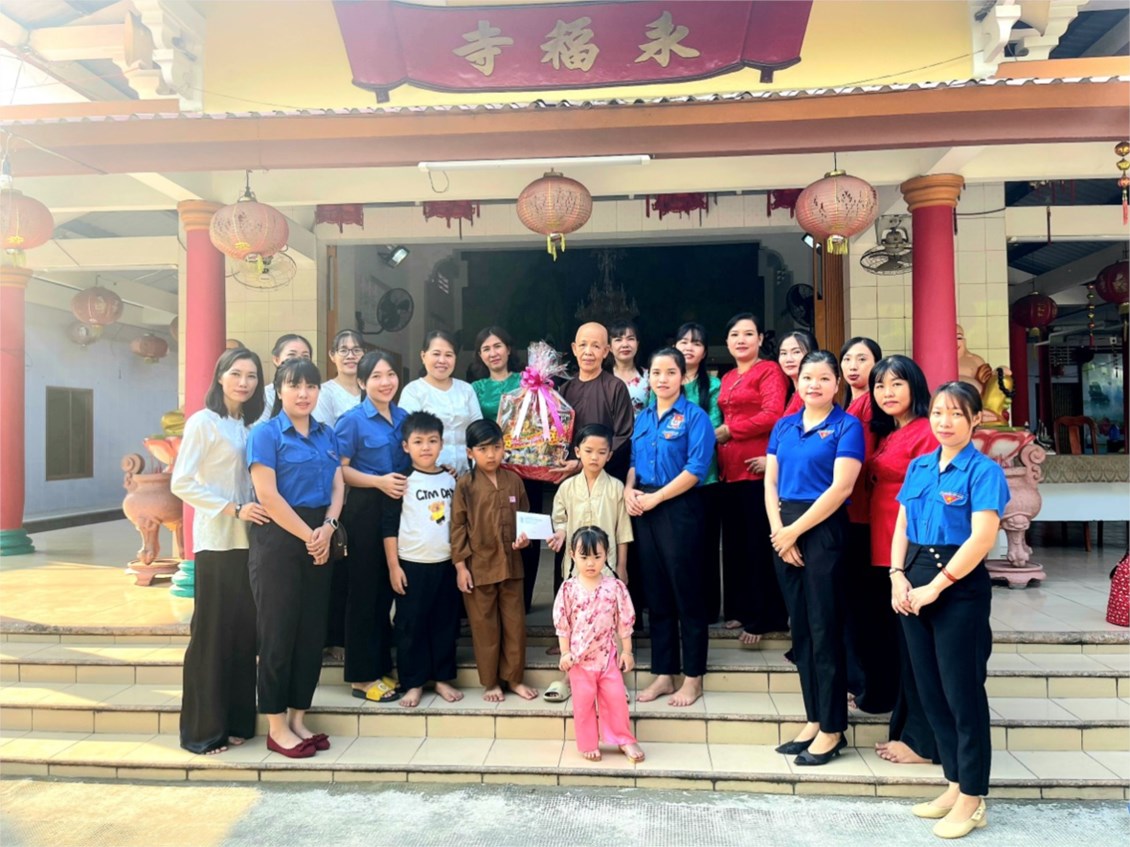 Tham quan địa chỉ đỏ chùa Vĩnh Phước xã Tân Quý Tây