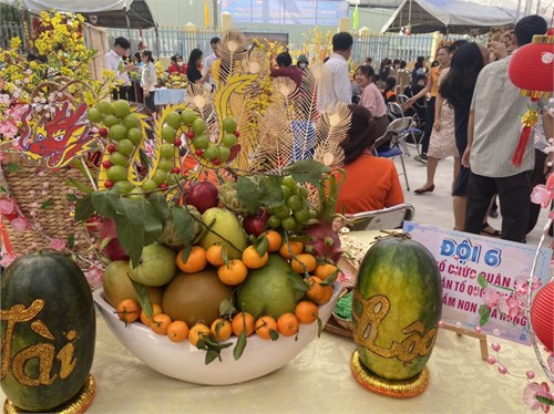 Tham gia Hội thi  Ngày hội gói, nấu bánh chưng bánh tét và hội thi trang trí, mai, đào, mâm ngủ quả (3 đội Ban Tổ chức Quận ủy- MT Tổ Quốc Quận, Trường Mầm non Hoa Hồng.