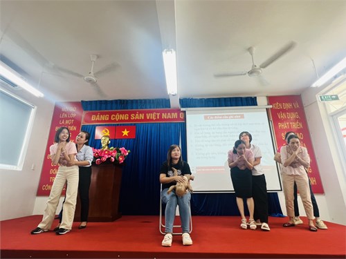 Ngày 31 tháng 3 năm 2024 trường mầm non Hoa Hồng tham gia lớp tập huấn kỹ năng sơ cấp cứu của hội chữ Thập đỏ Quận 7