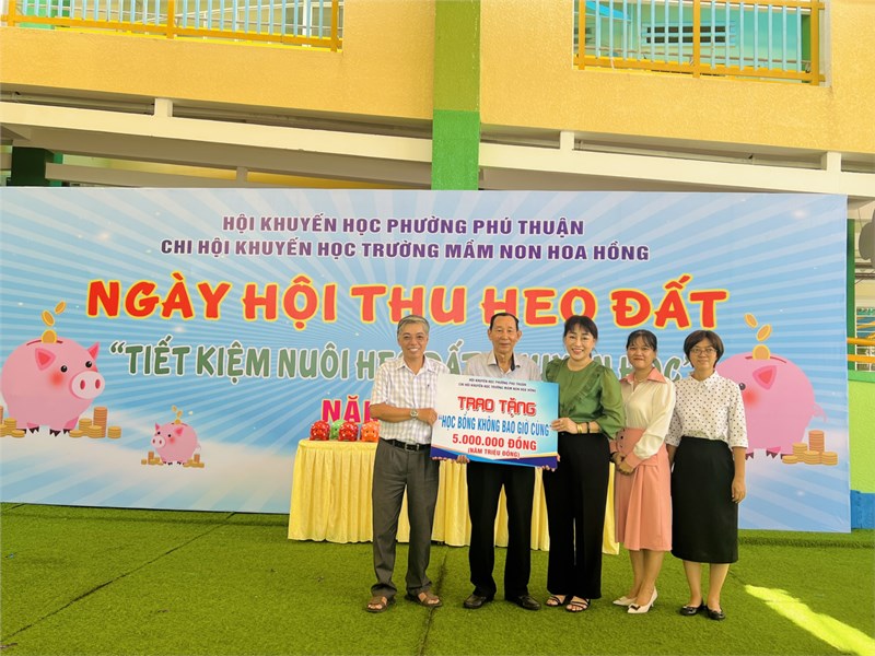Ngày hội thu heo đất  Tiết kiệm nuôi heo đất khuyến học  năm 2024