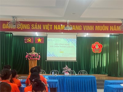 Tập huấn phần mềm Bão công nghệ về sổ liên lạc điện tử, dinh dưỡng, về thu học phí.