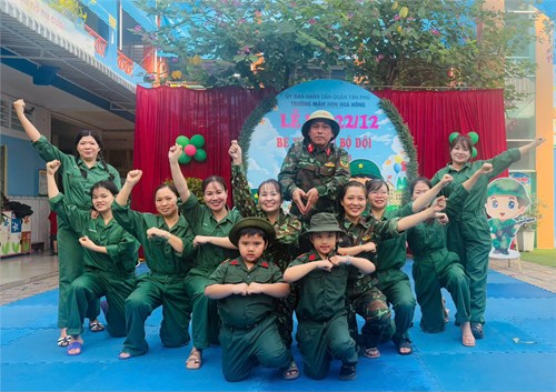 Trường Mầm non Hoa Hồng tổ chức Lễ hội 22/12  Bé yêu chú bộ đội 