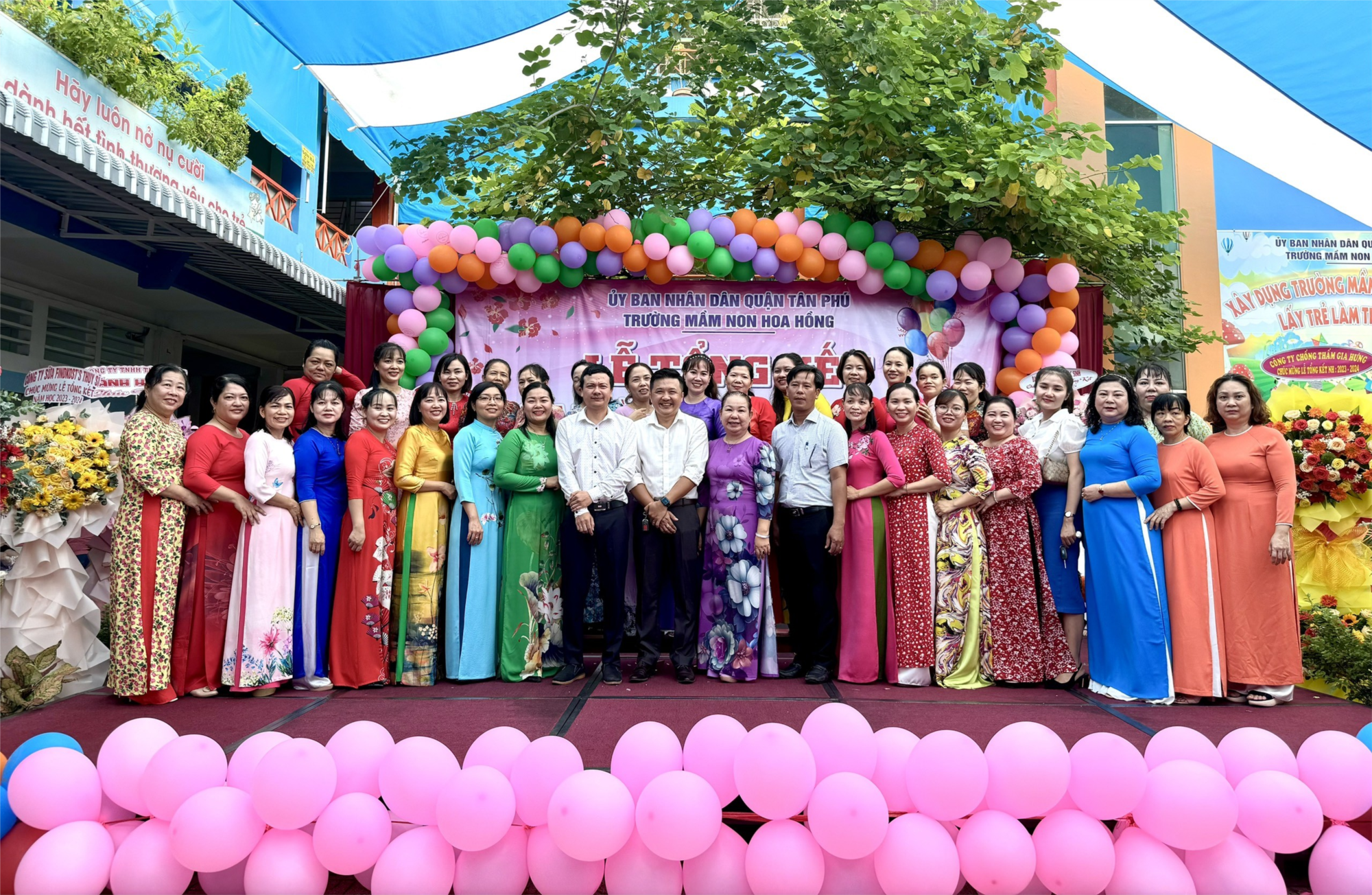 Trường MN Hoa Hồng tổ chức Lễ Tổng kết và Lễ ra trường cho các bé khối Mẫu giáo 5 - 6 tuổi năm học 2023 - 2024.