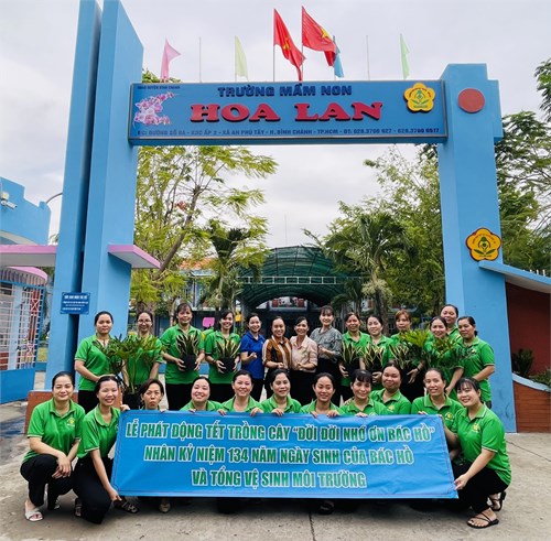 Lễ phát động trồng cây “Đời đời nhớ ơn Bác Hồ” năm 2024 của Trường Mầm non Hoa Lan