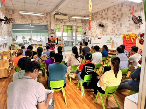 Hội nghị cha mẹ học sinh - Sơ kết học kỳ l năm học 2023-2024 trường Mầm non Hoa Lan