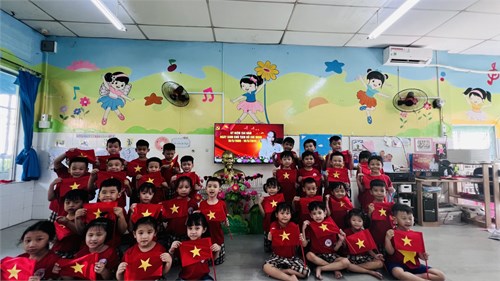 Các bé chúc mừng sinh nhật bác hồ ngày 19/5