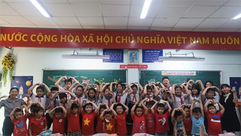 Các bé lớp Lá (5-6 tuổi) tham quan trường Tiểu học Hanh Thông