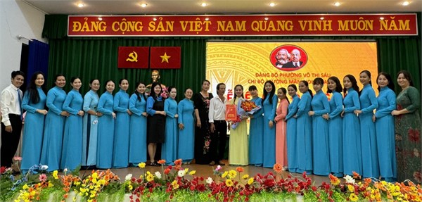 Chi bộ Mầm non HOa mai Quận 3 - Tổ chức lễ kết nạp đảng viên năm 2024