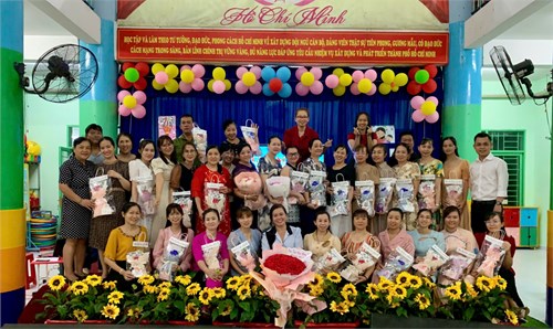 Sinh hoạt câu lạc bộ  Mừng ngày nhà giáo Việt Nam 20-11 