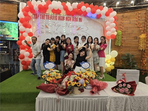 Công đoàn cơ sở phối hợp cùng Ban giám hiệu Trường mầm non Họa Mi tổ chức họp mặt cán bộ, giáo viên, nhân viên Nhân ngày Nhà giáo Việt Nam 20/11/2024 và kết hợp tổ chức sinh nhật Ban giám hiệu và giáo viên nhà trường có sinh nhật tháng 11.