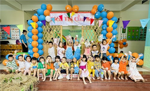 Lớp Chồi 1 tham gia hoạt động  Siêu thị vui vẻ 