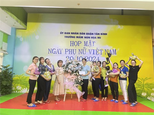 Trường Mn Họa Mi tổ chức họp mặt kỷ niệm ngày 20/10