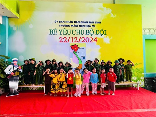 Lớp Lá 1 biểu diễn hoạt cảnh  Hò kéo pháo  Chào mừng ngày thành lập Quân đội Nhân Dân Việt Nam 22.12.2024