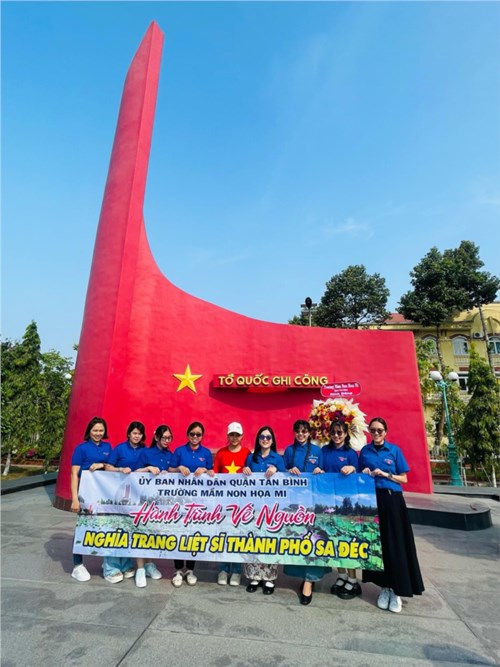 Chi đoàn mầm non họa mi tổ chức sinh hoạt chi đoàn tháng 3, sinh hoạt chi đoàn chủ điểm, với chủ đề “thanh niên sung kích tình nguyện vì cuộc sống cộng đồng”