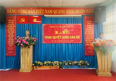 Lễ trao quyết định cán bộ