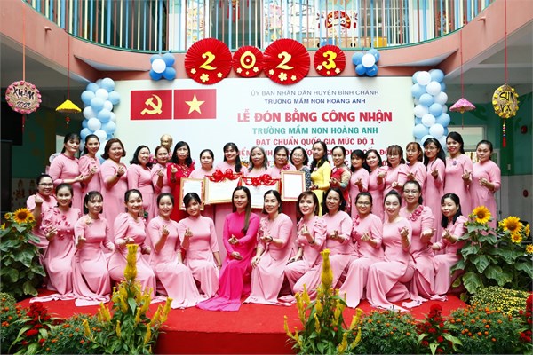 Lễ công nhận kết quả kiểm định chất lượng giáo dục trường mn hoàng anh cấp độ 2