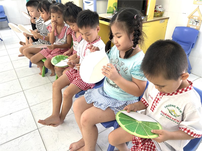 Không khí hào hứng của trẻ trong giờ học toán tư duy